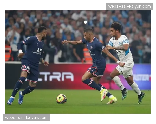 洛里昂1-1战平巴黎FC，班巴·迪昂延续2026年火热脚感